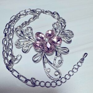 BEAUTIFUL PINK AND SILVER STATEMENT NECKLACE